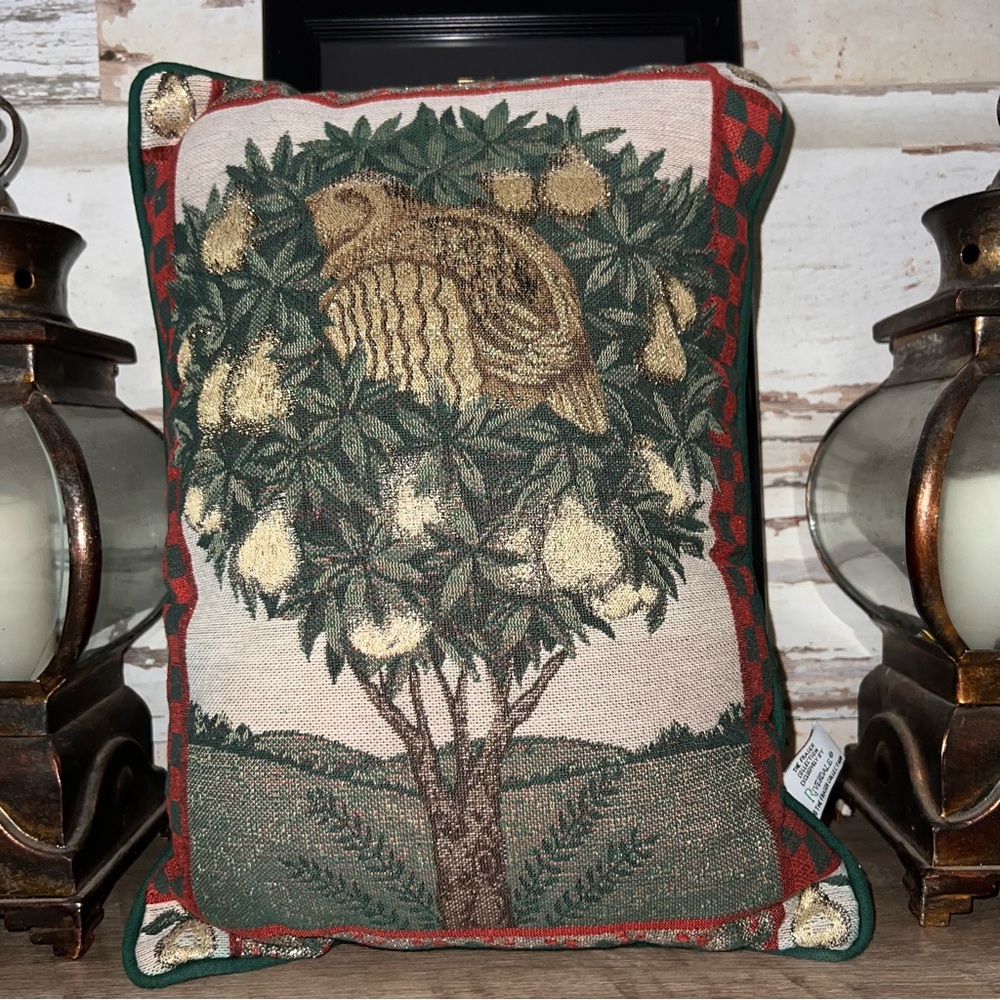 Partridge In Pear Tree" Christmas Tapestry Pillow - Riverdale - 12"×16"